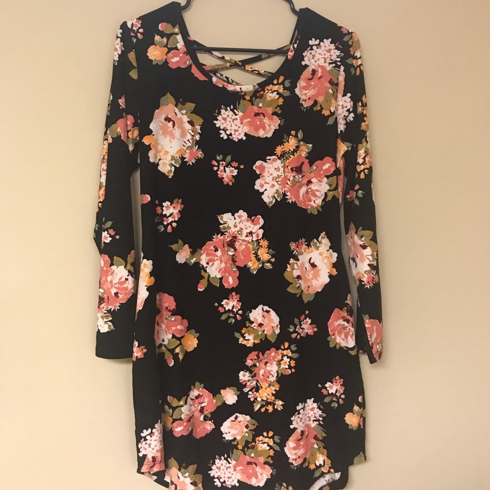 XL No Boundaries dress. NEVER WORN - from amazon